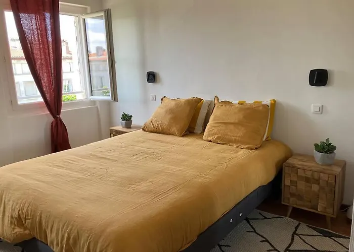 Grand Appartement Renove Au Coeur De Royan